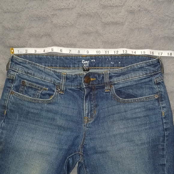 GAP Women's Boyfriend Jeans With Rolled Ankles - Size 8/29 - Picture 3 of 6